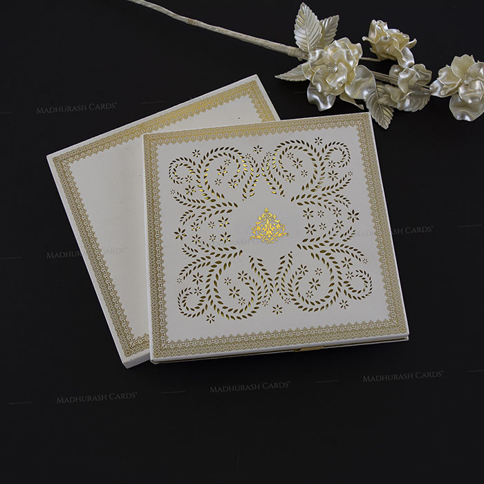 Exquisite Box Wedding Card 3022