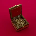 WG-MOH-Exclusive Golden Jewellery Box 2050