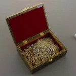 PBJ-MOH-Deluxe Golden Floral Jewellery Box 2092